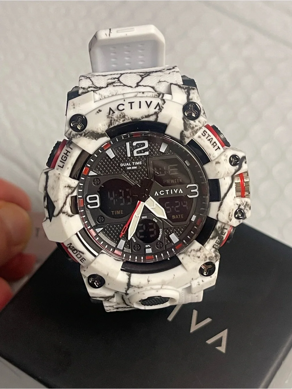 Activa X Invicta Analog Digital Men's Watch - 49mm. Camouflage. White & Black